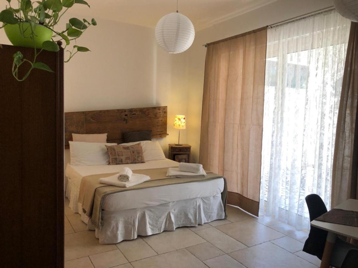 Odegos Mono & Trilo Bed & Breakfast Torre dell'Orso Eksteriør bilde