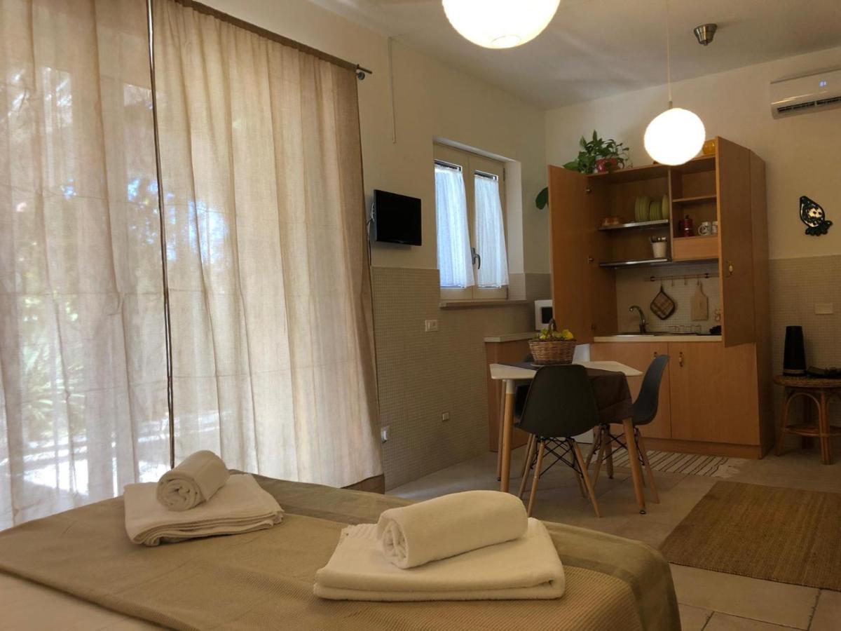 Odegos Mono & Trilo Bed & Breakfast Torre dell'Orso Eksteriør bilde