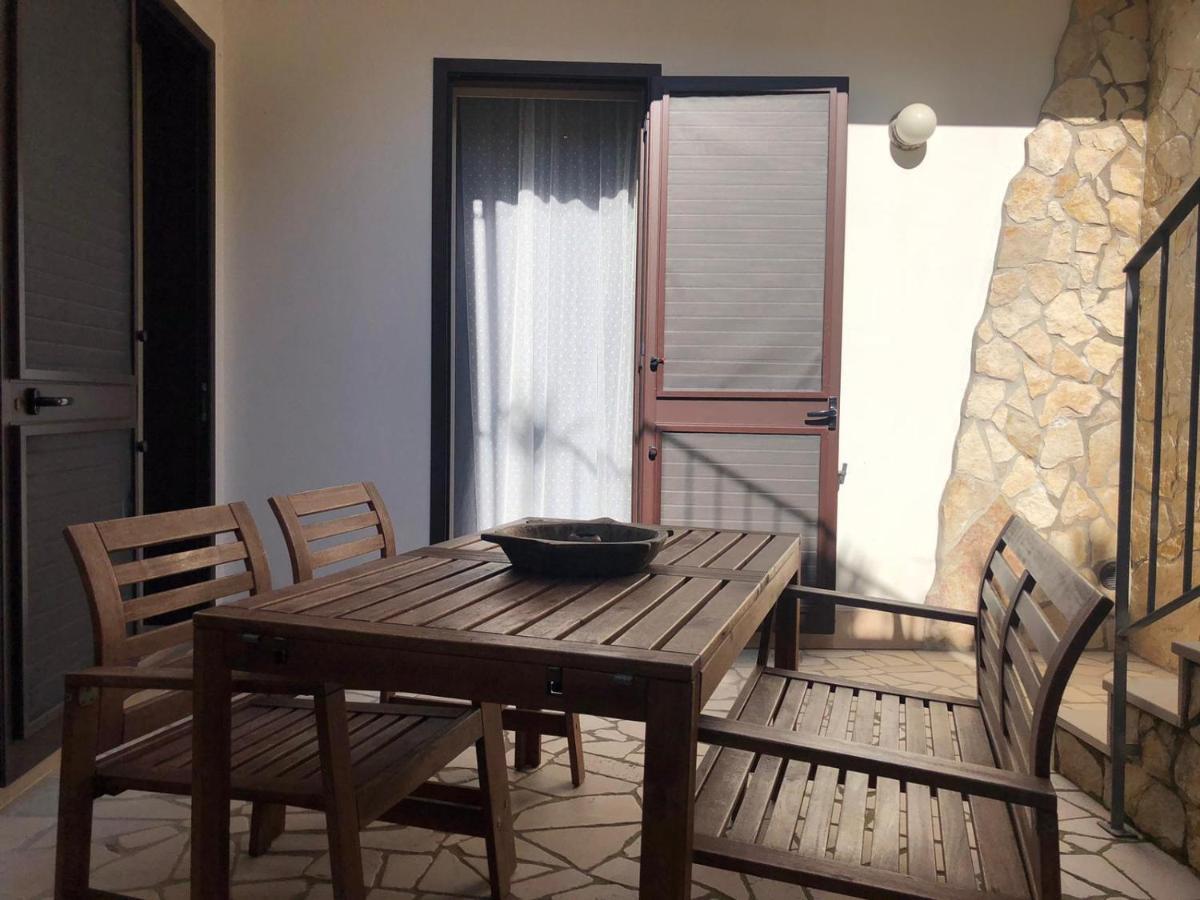 Odegos Mono & Trilo Bed & Breakfast Torre dell'Orso Eksteriør bilde